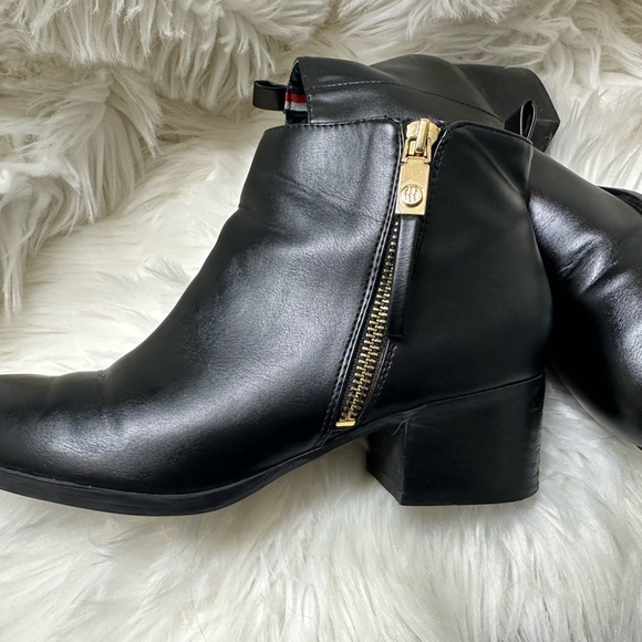 Tommy Hilfiger side zipper block heel booties - Picture 5 of 12